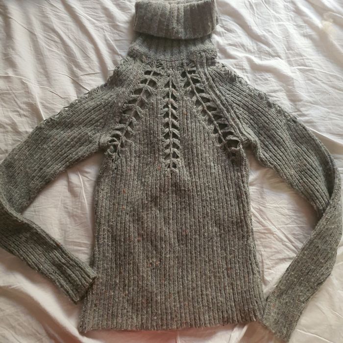 Pulover de lana pe gat Mango