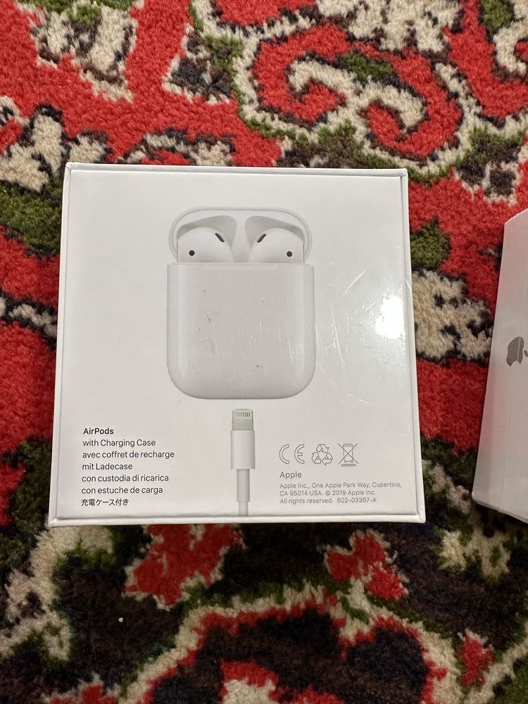 AirPods with Cherging