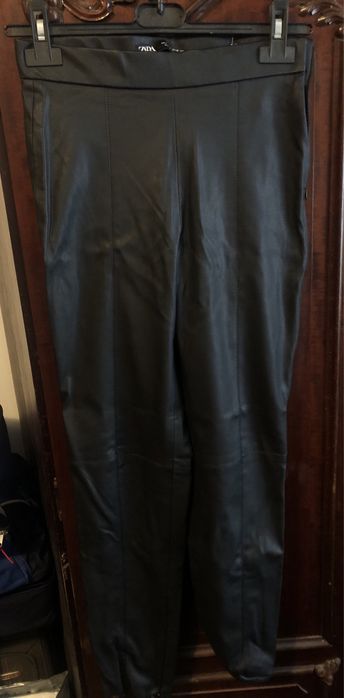 Pantaloni de piele ZARA negrii