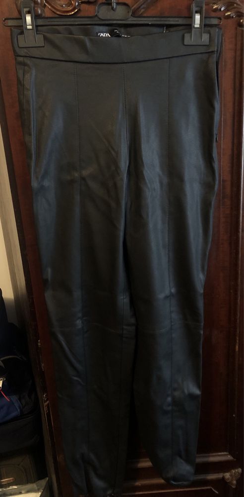 Pantaloni de piele ZARA negrii