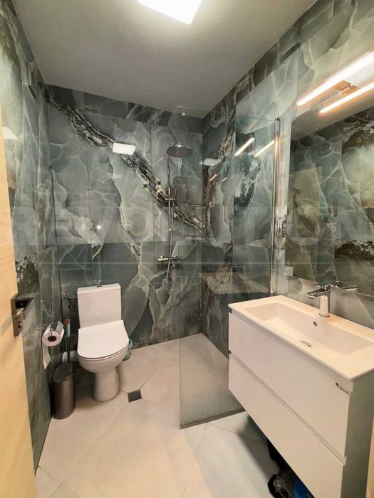 Продава се Тристаен апартамент в Варна, Център - 99 кв.м за 1920 €/кв.м - Снимка #10