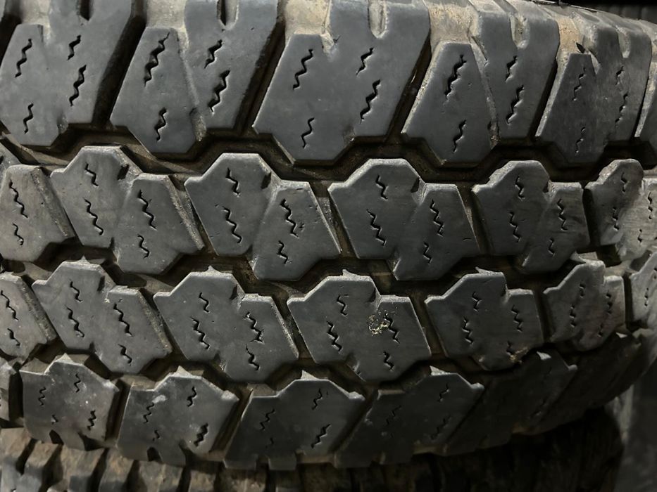 Cauciucuri C in stare f buna