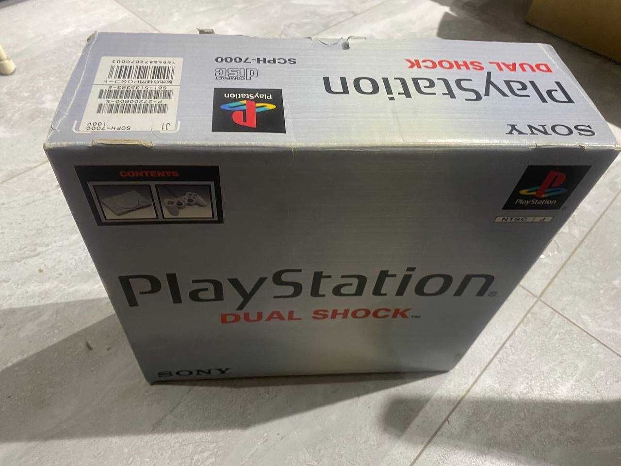 Playstation 1 scph-7000 в коллекционном состоянии.