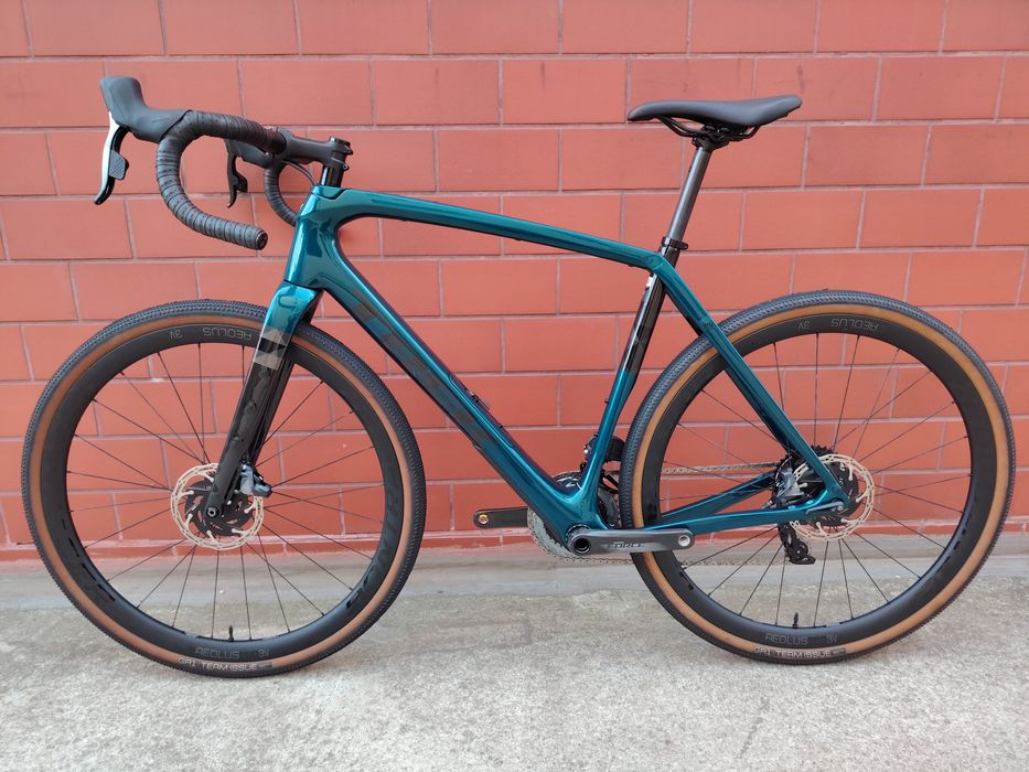 Bicicleta gravel Trek Checkpoint SL 7 / full Sram Force eTape AXS