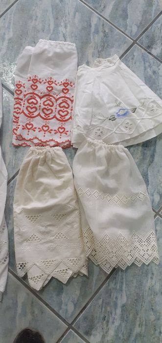 Poale ,fuste costum popular de fetițe.