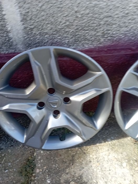 Set capace roți Dacia Logan Sandero R16
