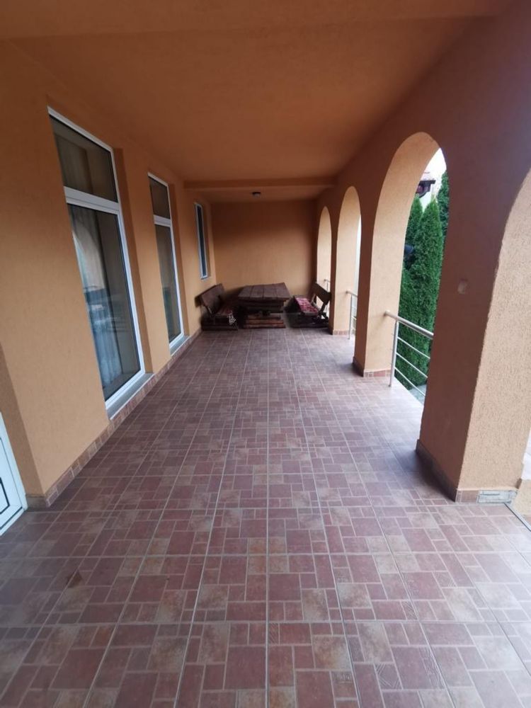 Casa de inchiriat pretabila pentru  locuit sau saptiu comercial
