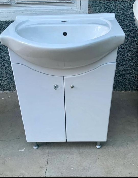 Mobilier dulap, bideu, lavoar pe coloana menuet din ceramic