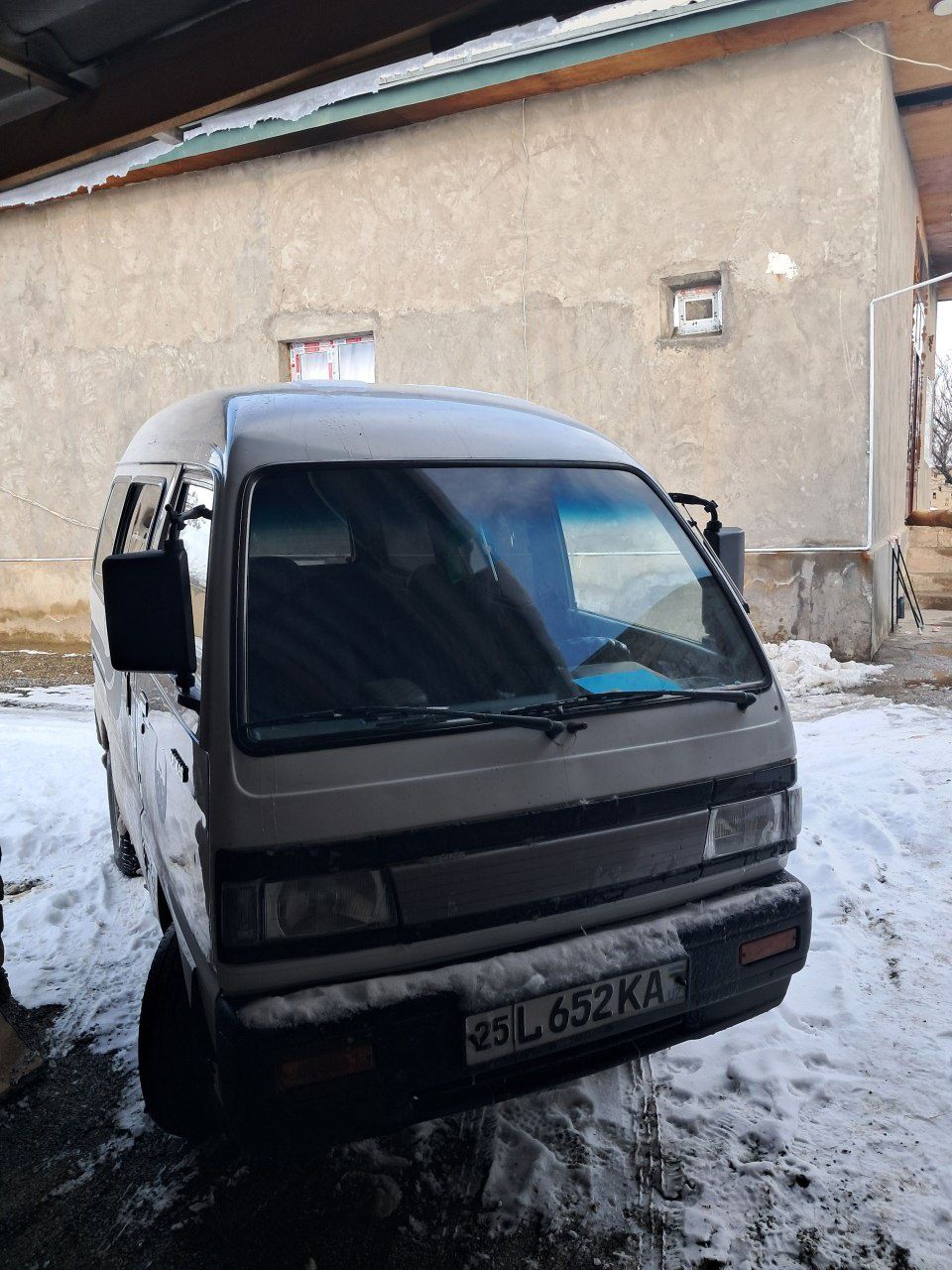 Damas sotiladi faqat naqtga