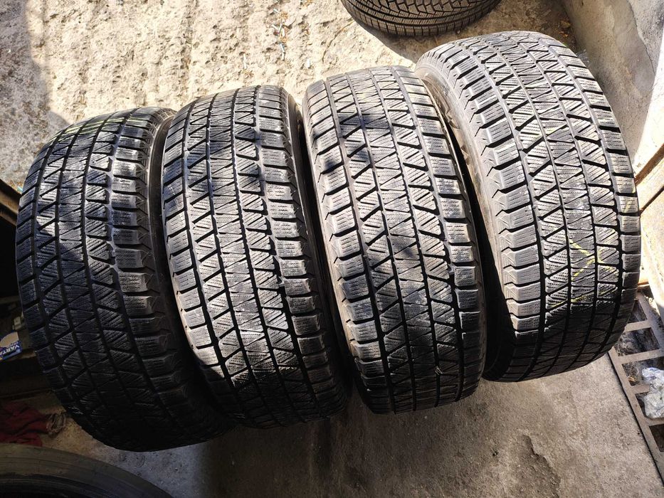 4бр.зимни гуми BRIDGESTONE 235 65 17 DOT22 цена за брой