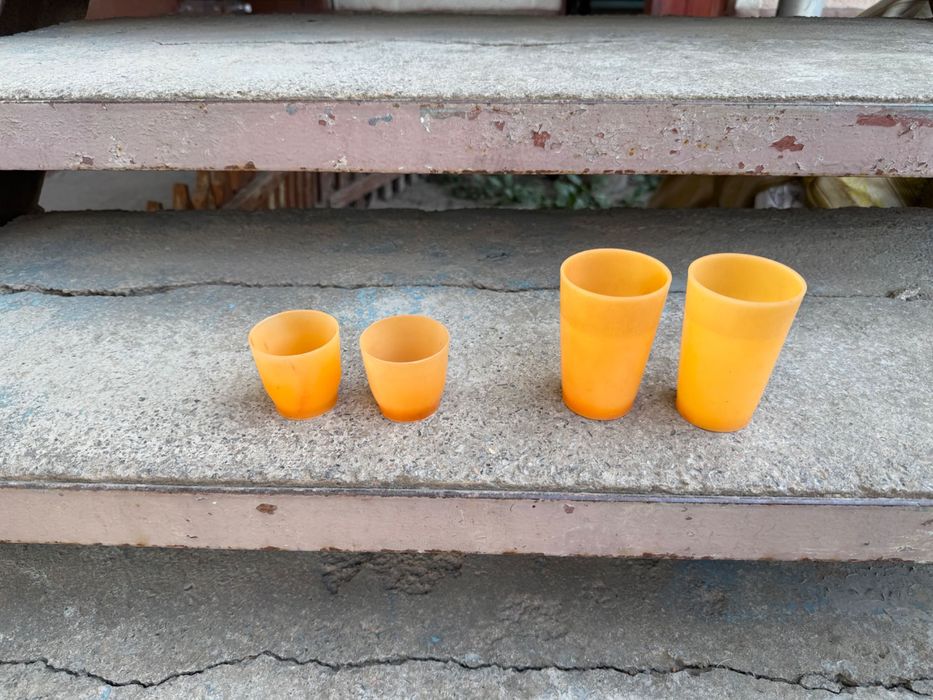 Стаканы пластмассовые