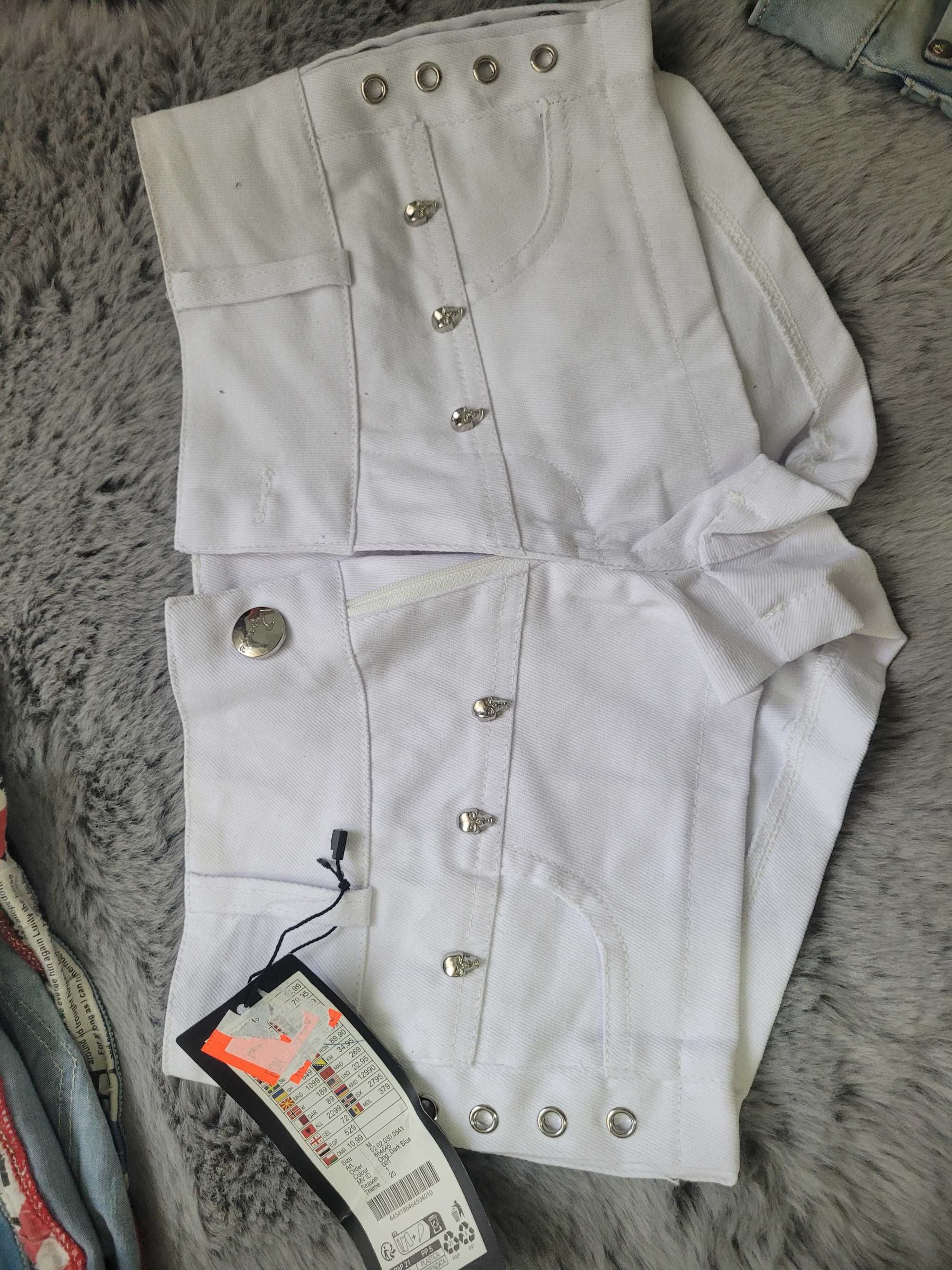 Pantaloni scurti  damă de blugi  diverse modele, marimea S.