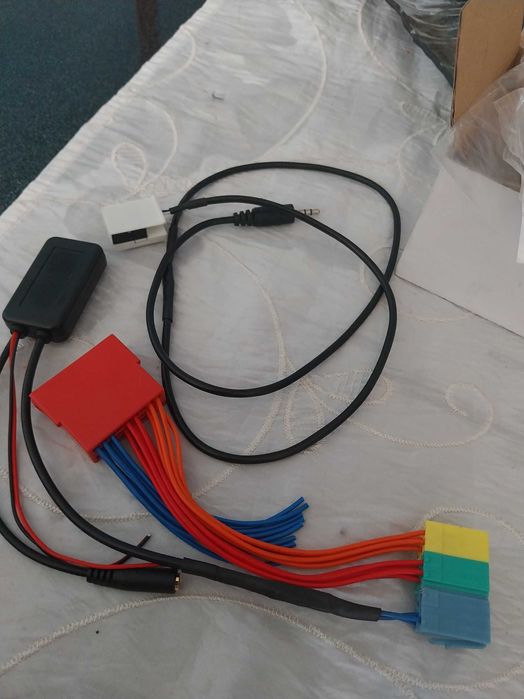 Блутут устройство и аухс кабел за ауди и фолцфаген