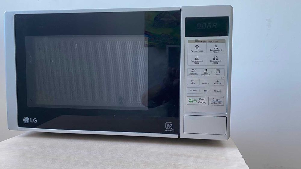 Микроволновая печь,гриль LG MB40R42DS,серебристый,БУотличном состоянии