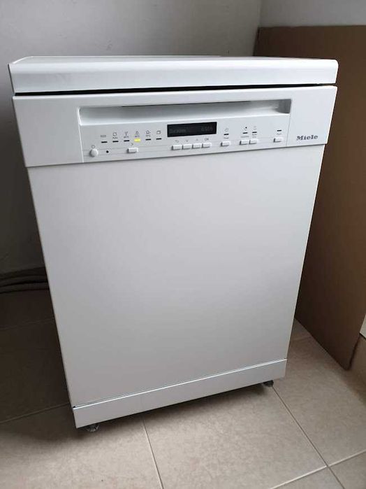 Miele Съдомиялна - AutoDos - Wi-Fi - Auto Open - Свободностояща