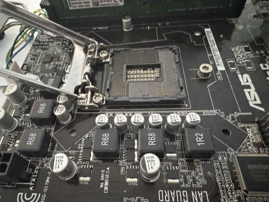 Kit PC – Placă de bază ASUS + Intel Core i5. 6500 + 4GB DDR4 + Cooler