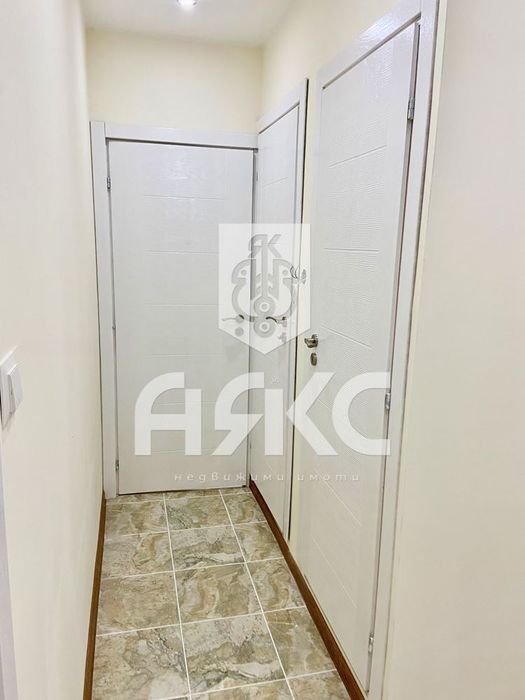 Двустаен апартамент в кв. Обеля 2