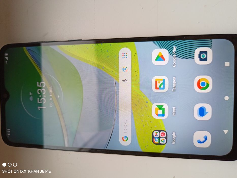 Продам телефон Моторола moto e13 в отличном состоянии