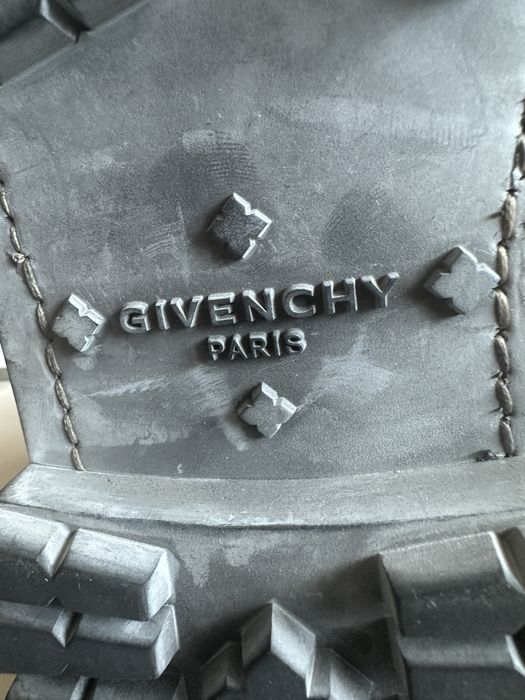 100% оригинални боти Jivenchy