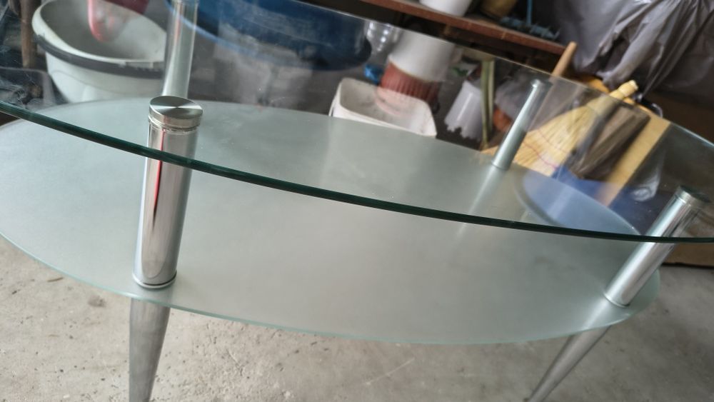 Холна стъклена маса