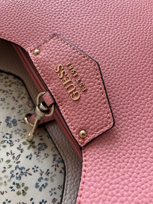 Дамска Чанта Guess