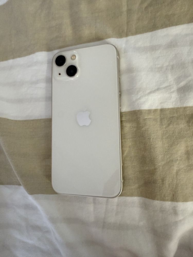 iPhone 13 бял цена по договаряне