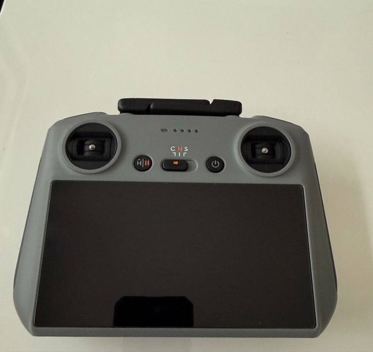 DJI Air 3 Fly More combo cu 3 baterii si controler ch display