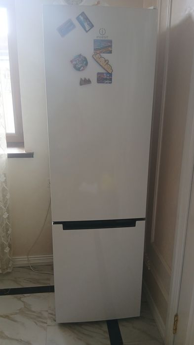 Холодильник Indesit