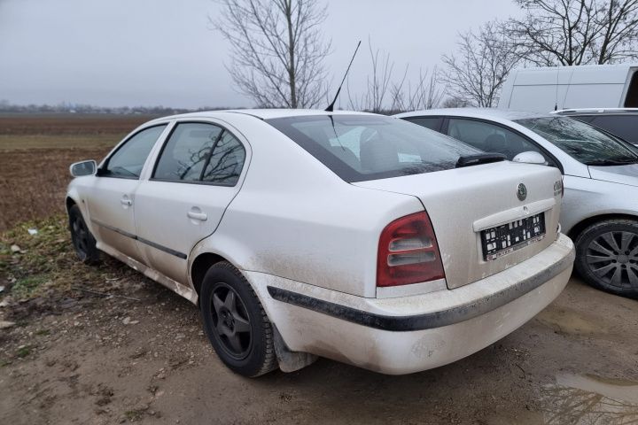 Dezmembrez Skoda octavia 1 facelift motor 1.9tdi  AXR  dezmembrari injectoare alternator EGR ECU