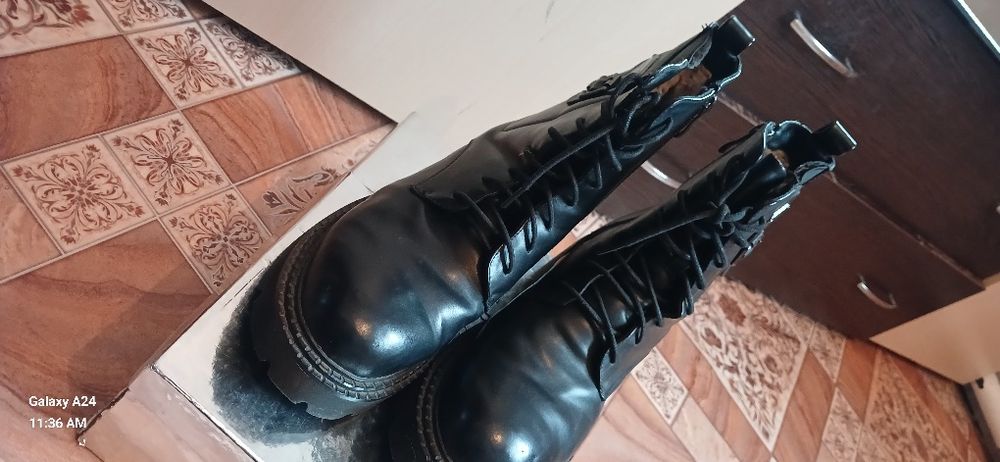 Обувь 40размер  4