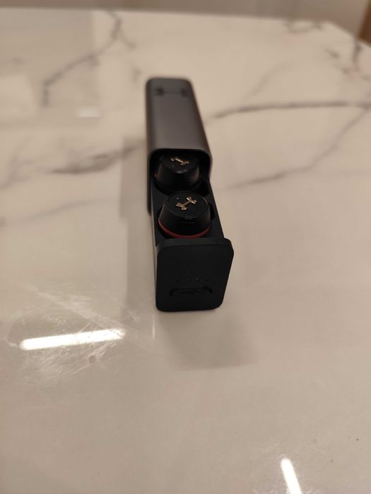 JBL Under Armour слушалки