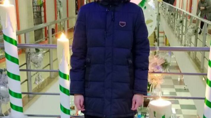 Куртка зимняя на возраст 14 . 15 лет.