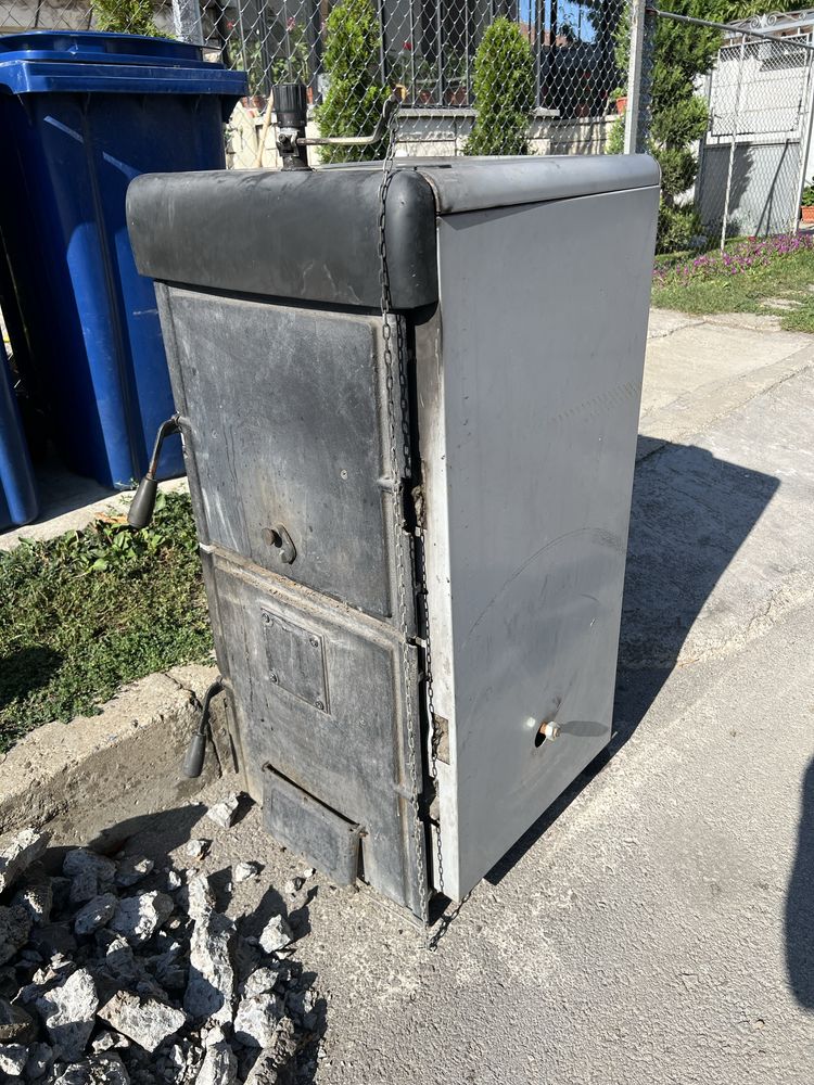 Котел за парно на твърдо гориво