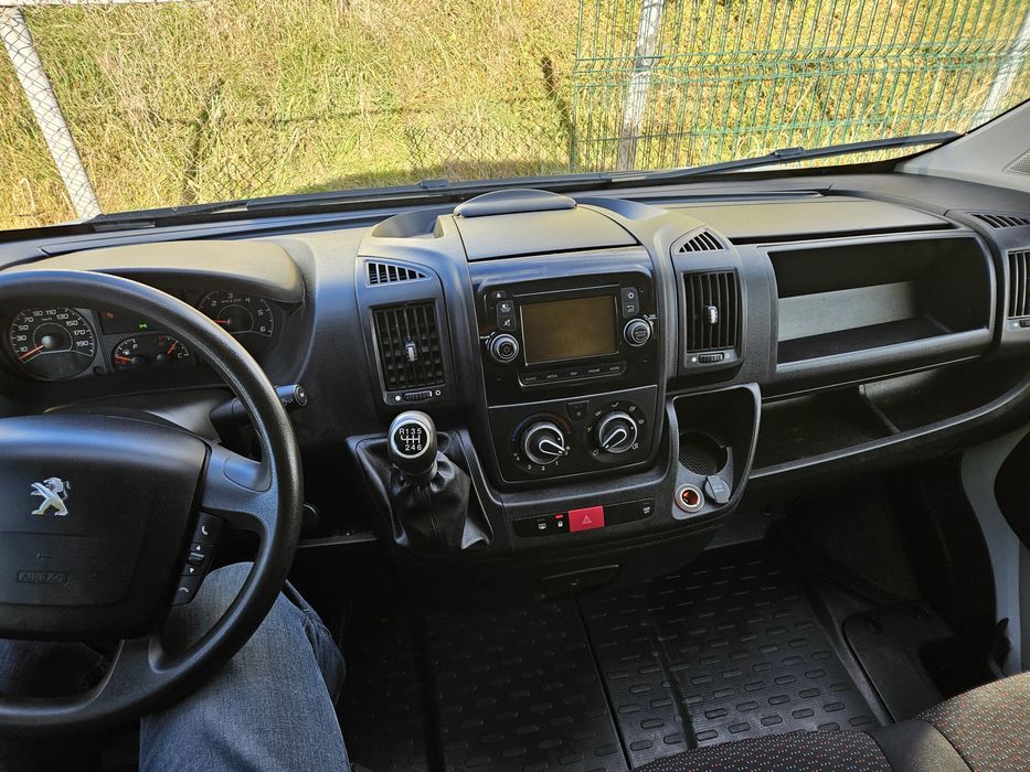 Vând Peugeot Boxer