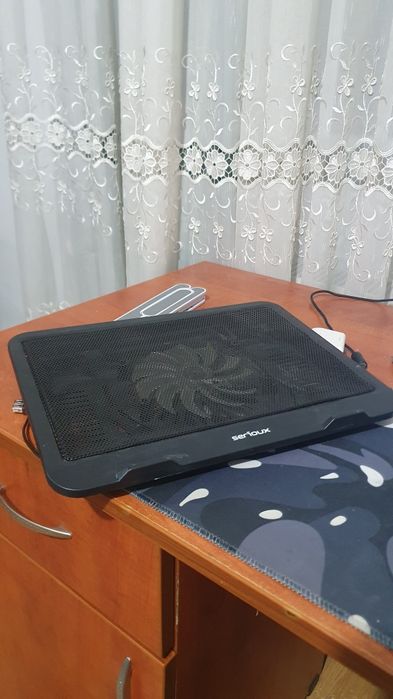 Vând cooler laptop