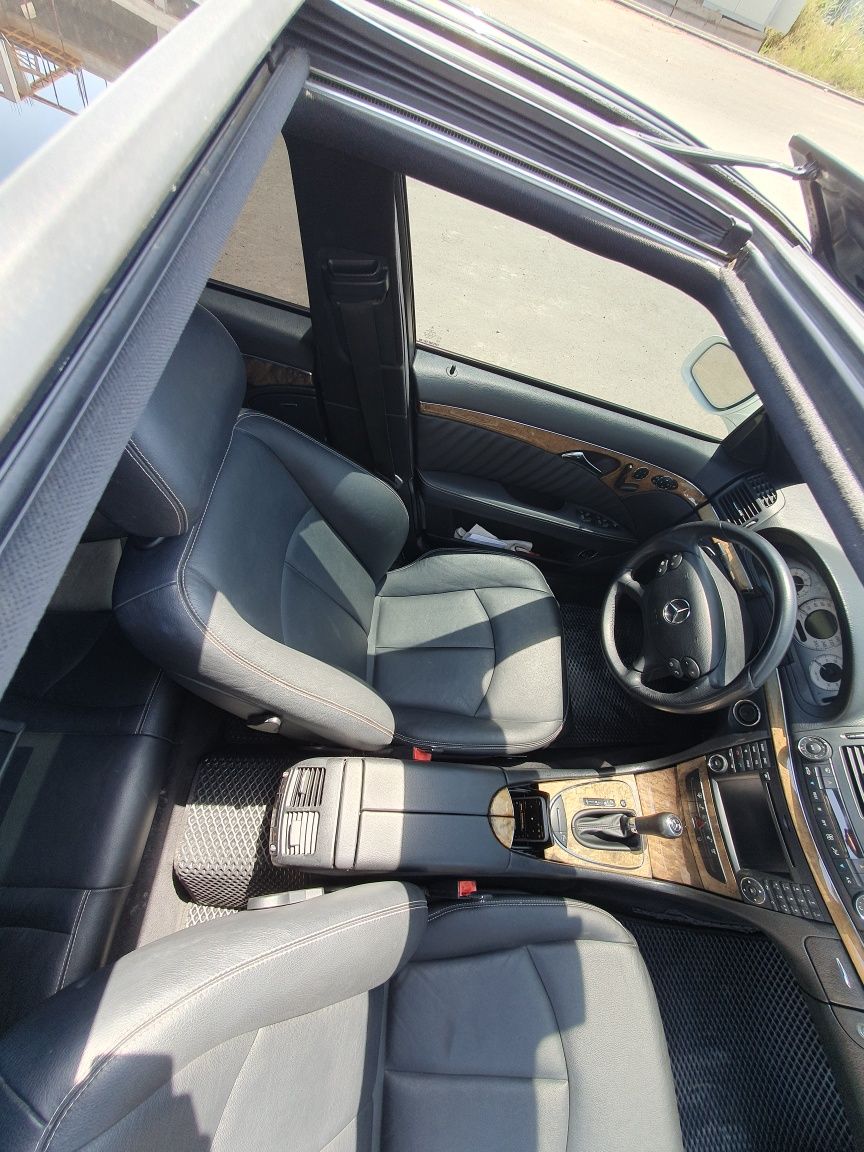 Mercedes Benz W211 E300 Amg
