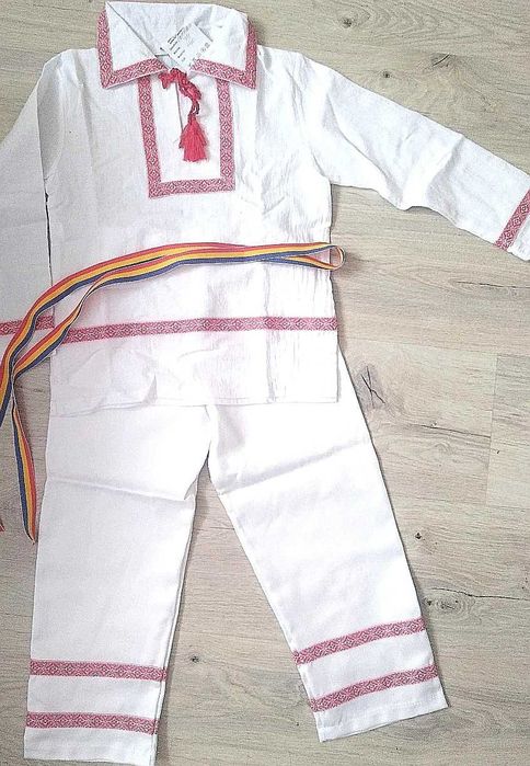 Costum popular  pentru băieți de la 4 ani pana la 9ani