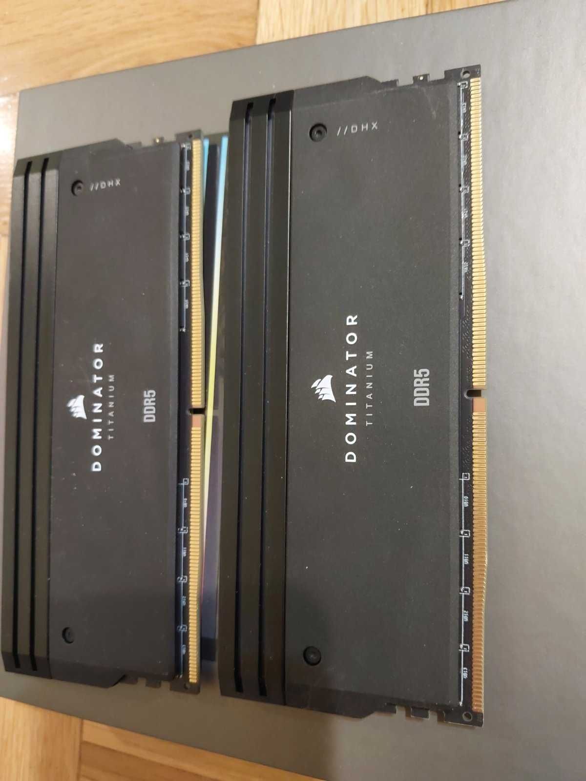 64GB DDR5 Corsair Dominator Titanium RGB, 6800Mhz 6600Mhz, CL32