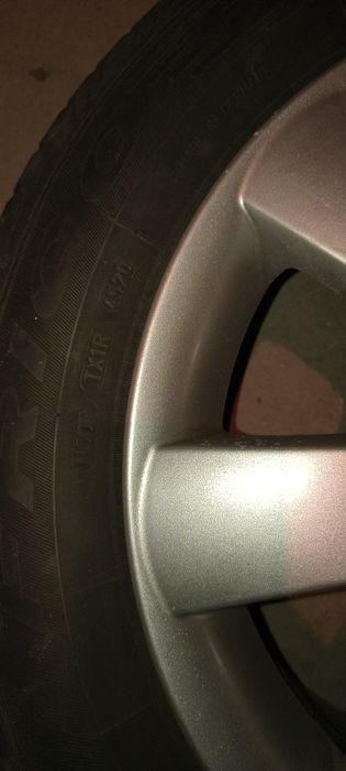 Vând set anvelope iarnă cu jante aliaj 205/55R16