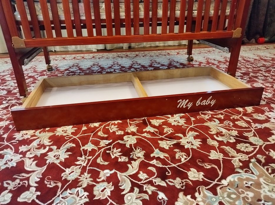 Срочно! Детская кровать с детским стулом