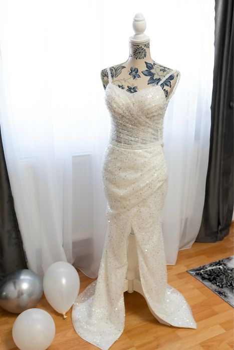 Vand rochie de mireasă