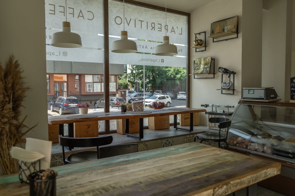 Afacere bar/bacanie la cheie complet echipată