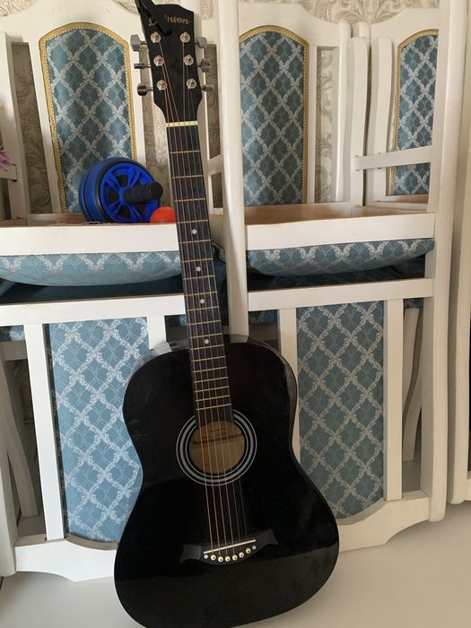 Продам гитару в отличном состоянии