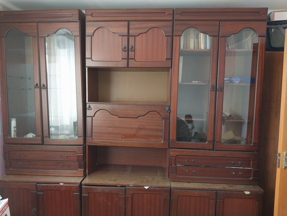 Продам диван и два кресла