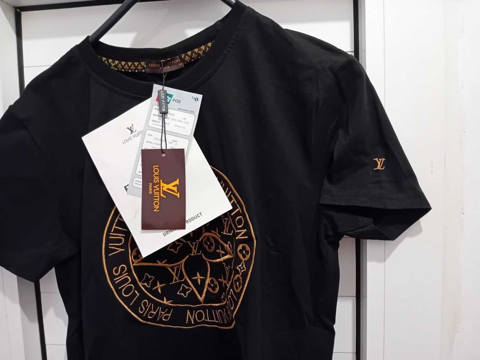 Чисто нова оригинална тениска Louis Vuitton