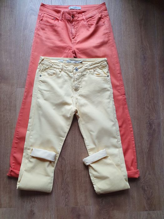 Vand blugi de la firma Zara si Berska marimea 38 ,M