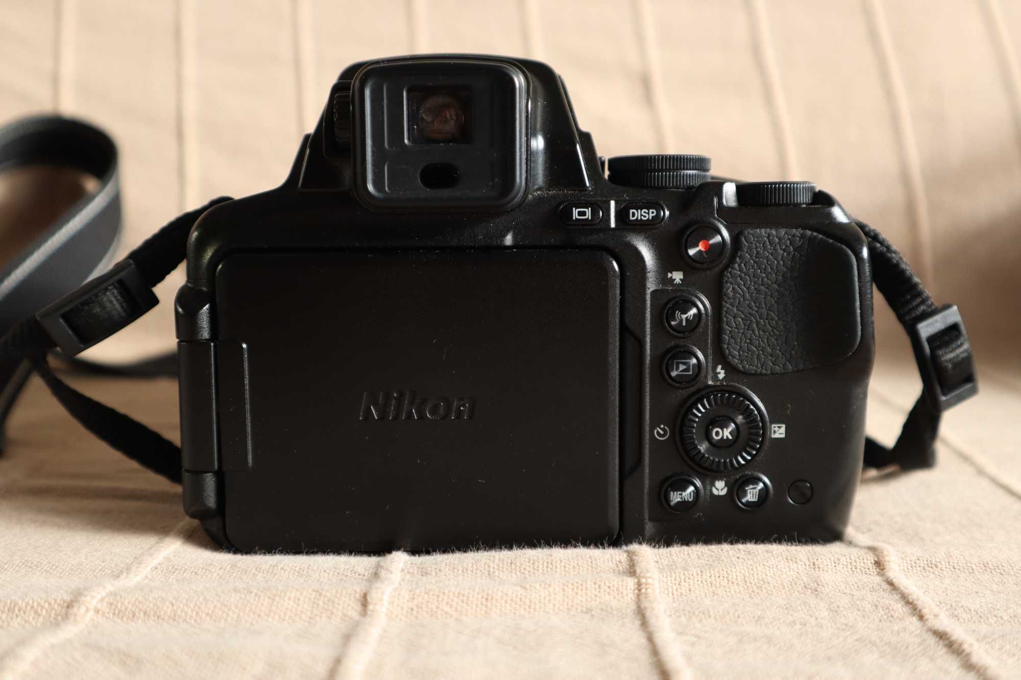 Nikon Coolpix P900 с 83х оптично увеличение