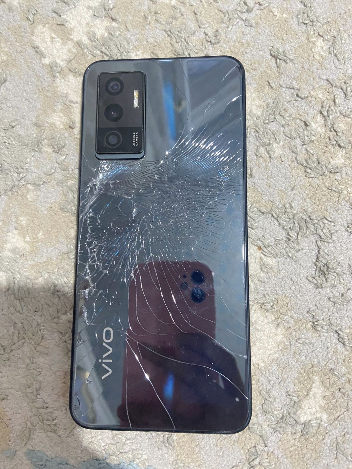 Продаю Vivo V23e