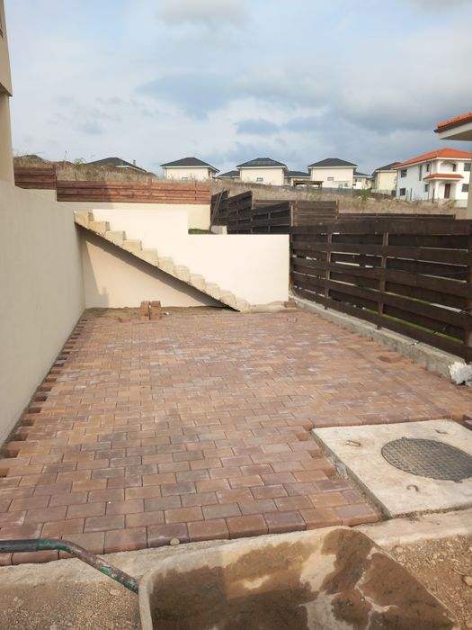 Executam Montaj pavaj si reparati