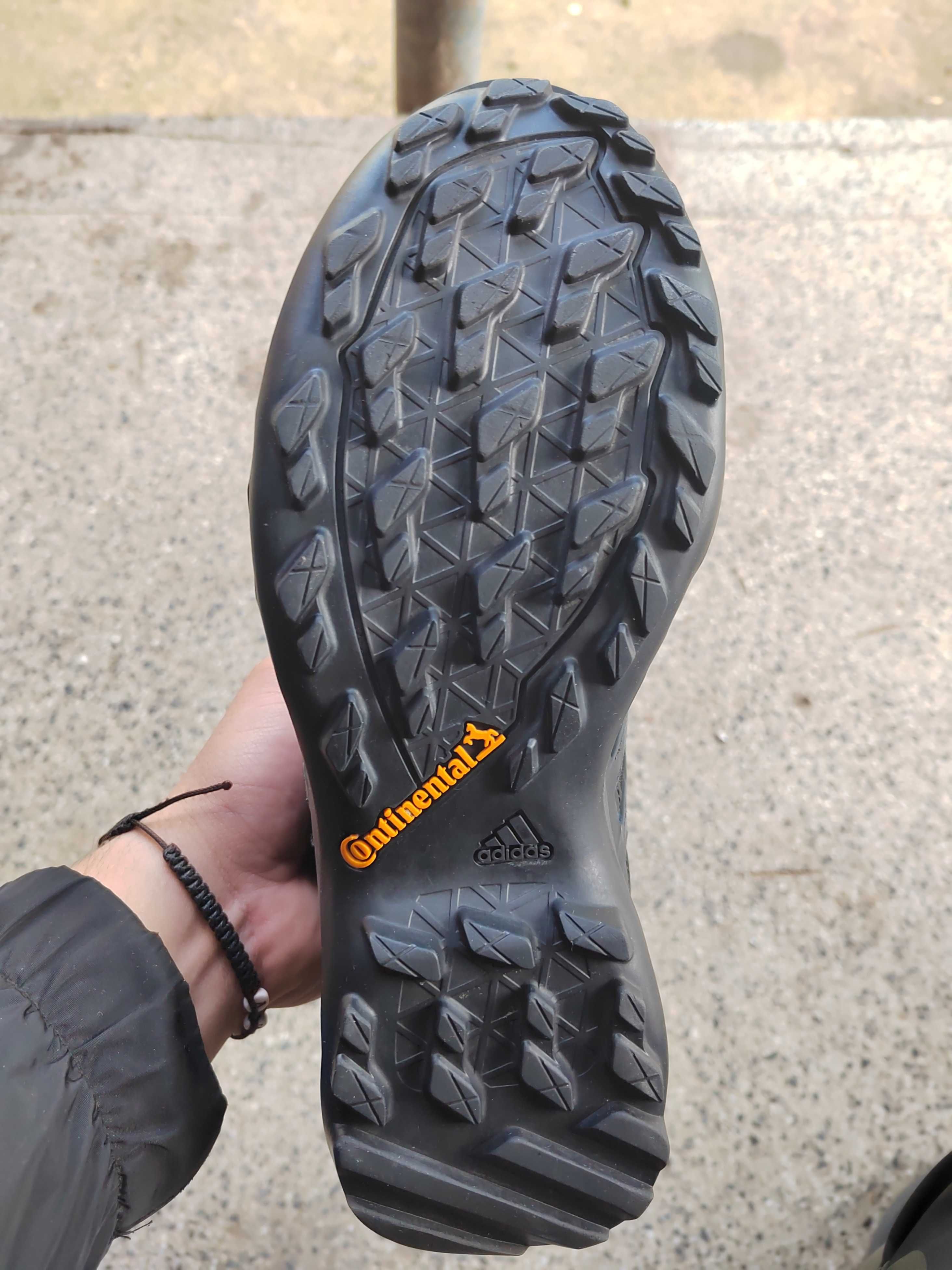 Маратонки Adidas Goretex *Continental*